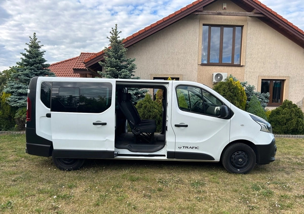 Renault Trafic cena 63600 przebieg: 136000, rok produkcji 2017 z Olsztyn małe 67